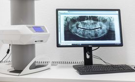 Hals-Nasen-Ohrenarzt, Physiotherapeut, Mund-Kiefer-Gesichtschirurg, Kardiologe, komplexen Behandlungsfällen, Lebensqualität, Zufriedenheit, Meisterlaboren, Technik, Zähne, Ängste, Dr. Yvonne Dorge, Hagen, Elberfelder Straße 20