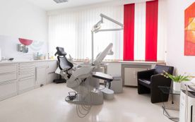 Hals-Nasen-Ohrenarzt, Physiotherapeut, Mund-Kiefer-Gesichtschirurg, Kardiologe, komplexen Behandlungsfällen, Lebensqualität, Zufriedenheit, Meisterlaboren, Technik, Zähne, Ängste, Dr. Yvonne Dorge, Hagen, Elberfelder Straße 20