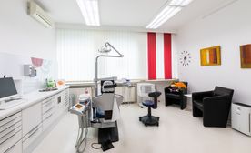 Hals-Nasen-Ohrenarzt, Physiotherapeut, Mund-Kiefer-Gesichtschirurg, Kardiologe, komplexen Behandlungsfällen, Lebensqualität, Zufriedenheit, Meisterlaboren, Technik, Zähne, Ängste, Dr. Yvonne Dorge, Hagen, Elberfelder Straße 20